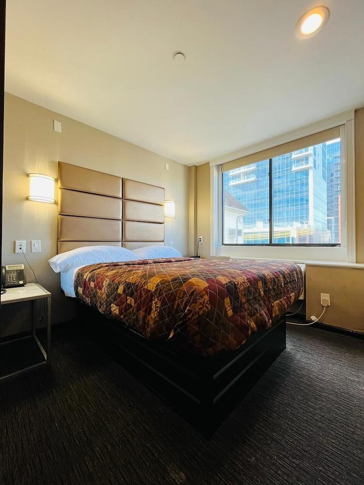 Hotel Key LaGuardia Airport photo 35