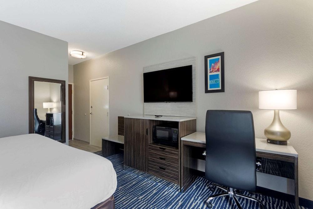 Comfort Inn & Suites Memphis East photo 11
