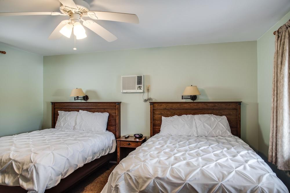 Boxwood Lodge photo 19