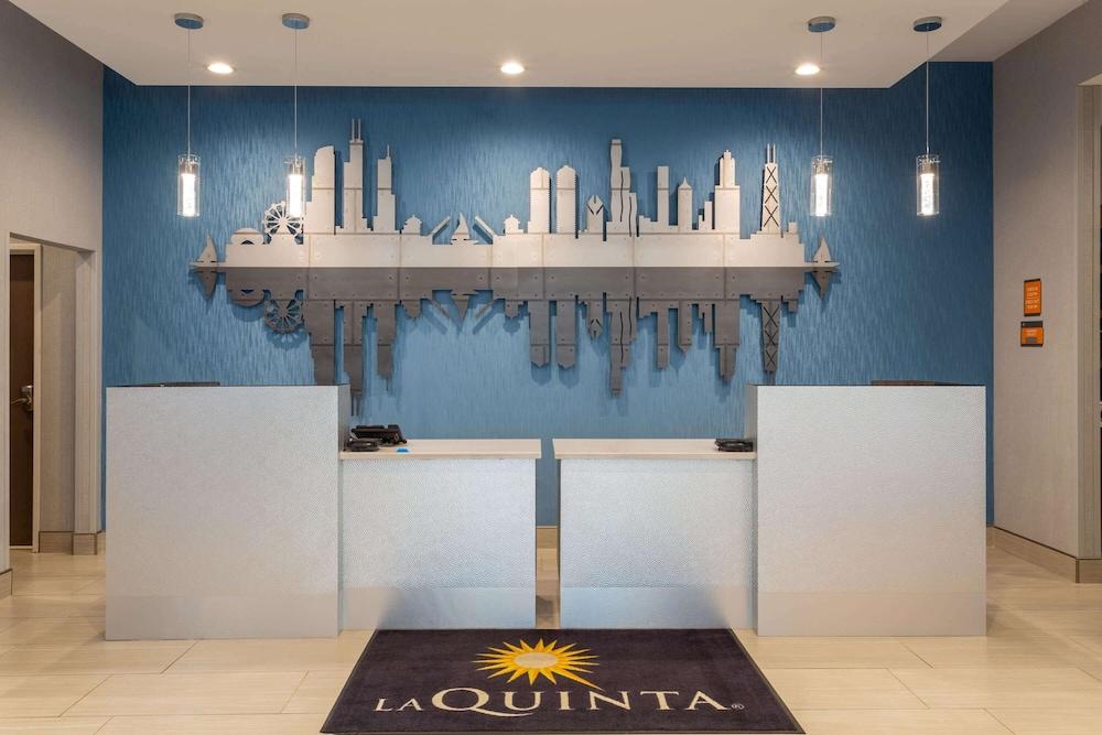 La Quinta Inn & Suites by Wyndham Shorewood photo 34