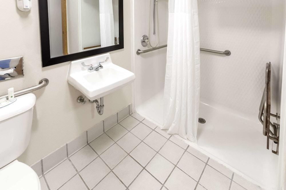 Quality Inn Rochelle photo 4
