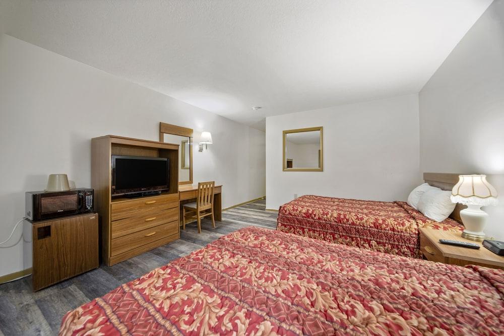 Executive Inn Cass City photo 39