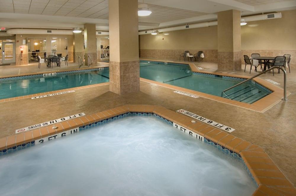 Drury Inn & Suites Near La Cantera Parkway photo 40