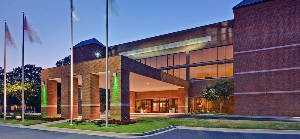 Fogelman Executive Center photo 1