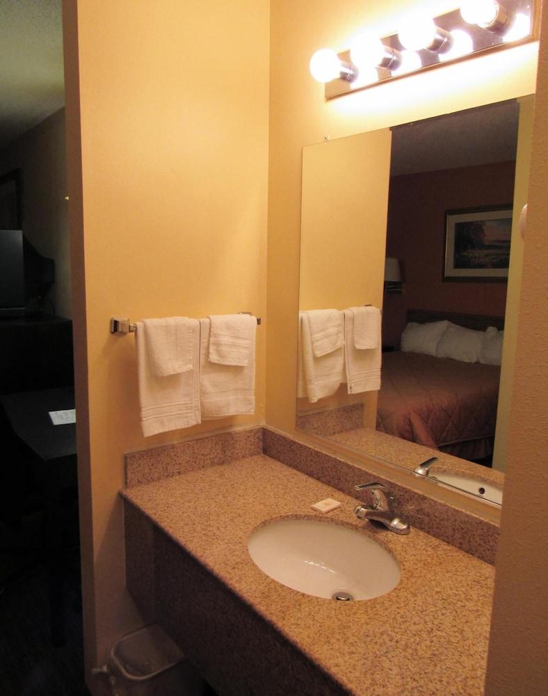 Red Rock Inn photo 16