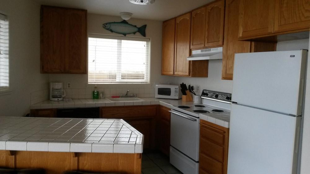 Oceanfront Inn at Shelter Cove photo 14