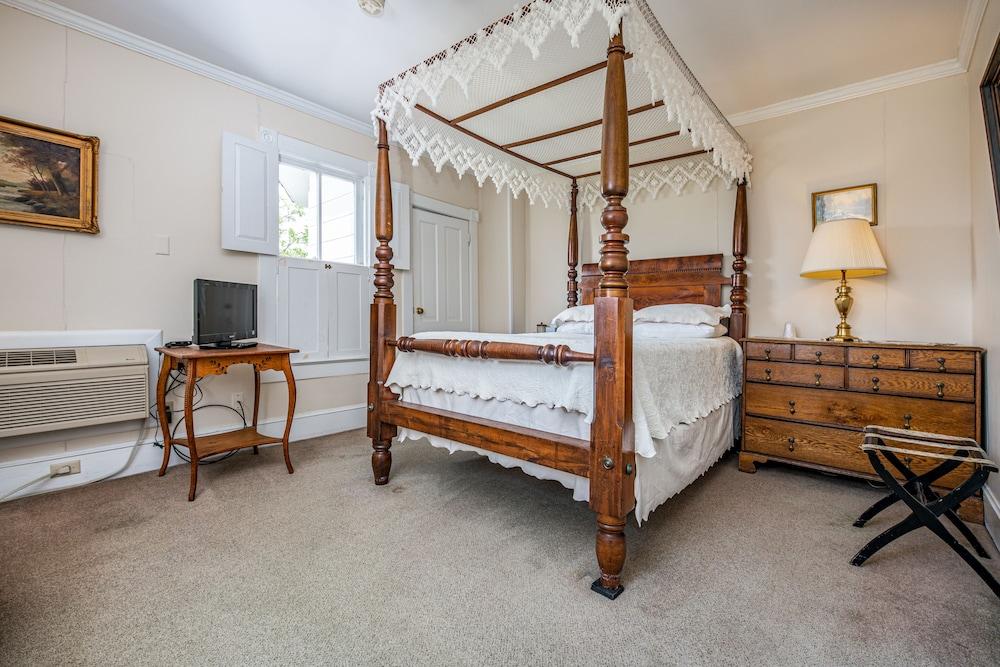 Wayside Inn photo 50