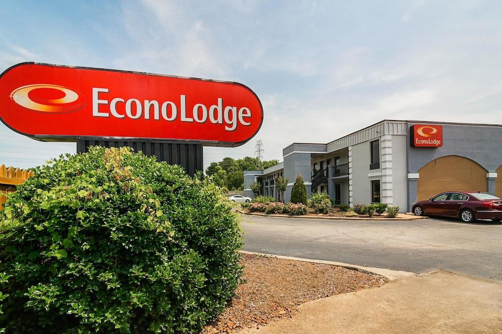 Econo Lodge Research Triangle Park photo 1