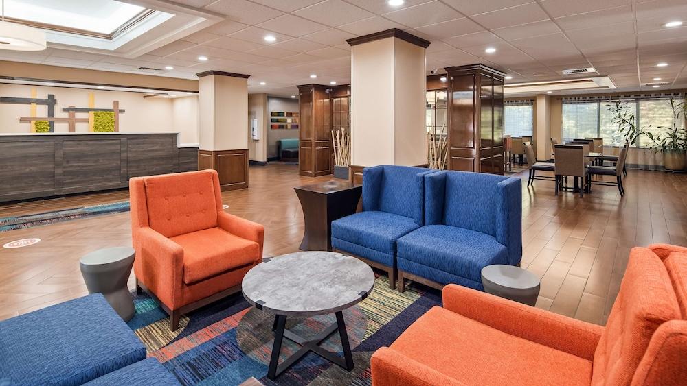 Best Western Plus Lexington Inn photo 2