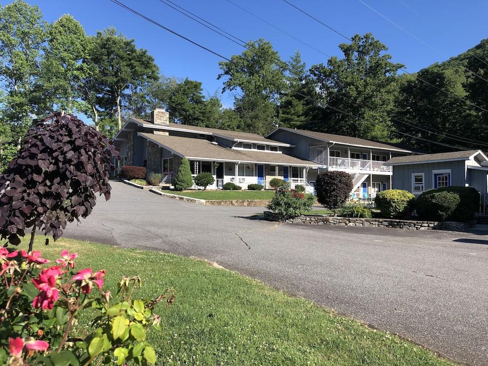 Meadowlark Motel with Restaurant & Bar photo 1