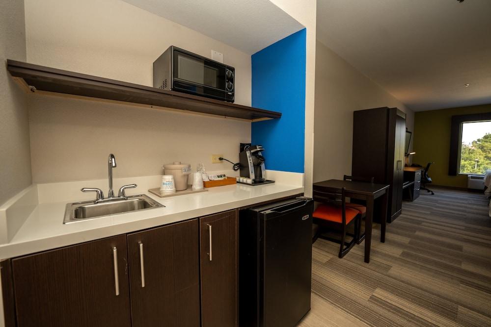 Holiday Inn Express & Suites Deer Park by IHG photo 22