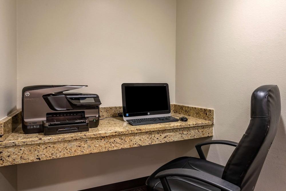 Sleep Inn & Suites Oakley I-70 photo 15