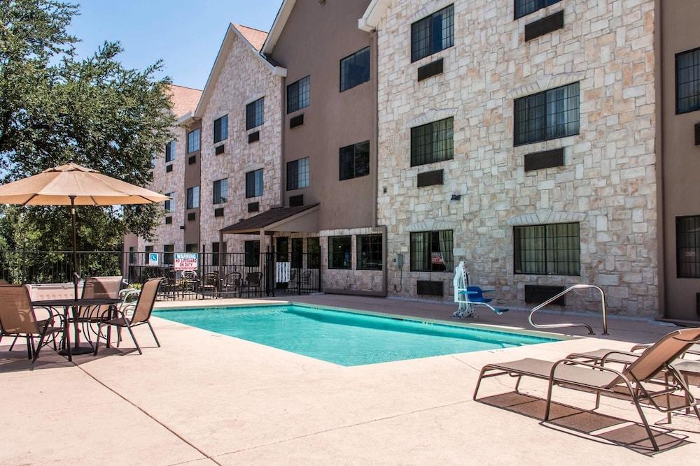 Spark by Hilton Round Rock photo 13