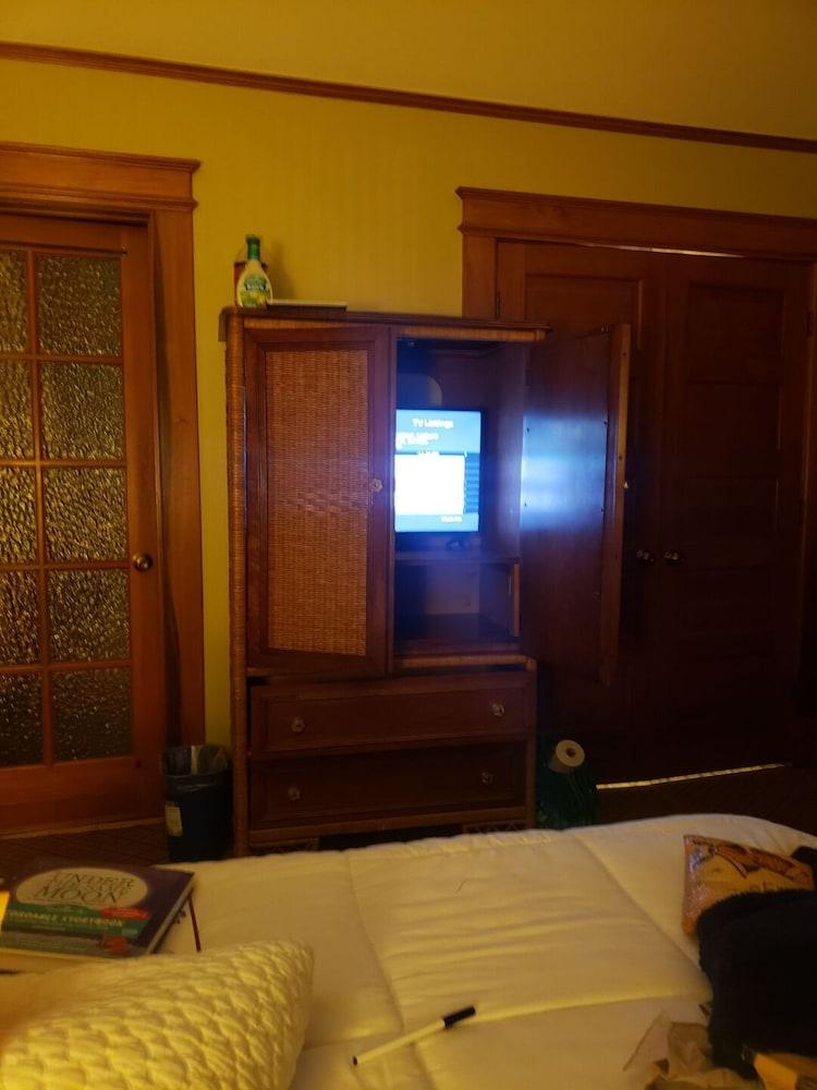 Pacific Grove Inn photo 19