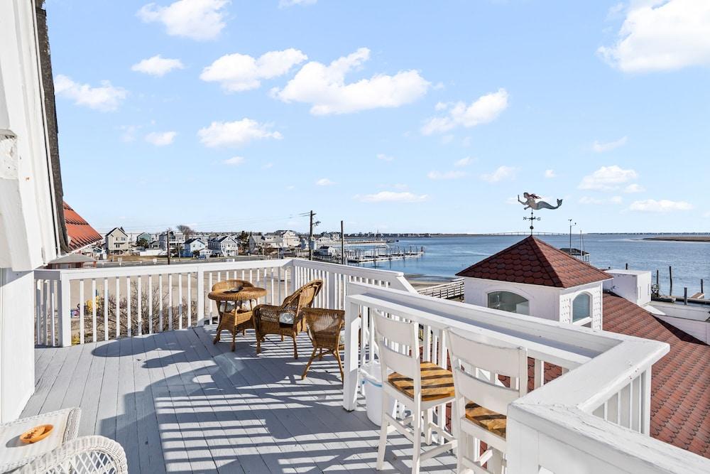 Tavern on the Bay Hotel & Marina photo 22