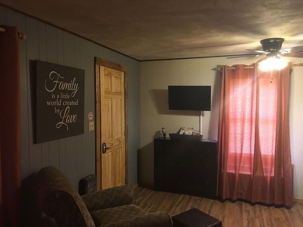 Smoky View Cottages & RV Resorts photo 32