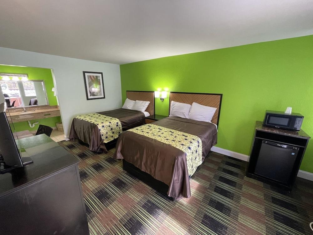 Bowers Hill Inn photo 4