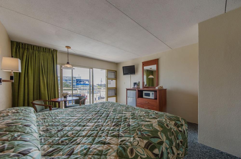 Attache Motel photo 43