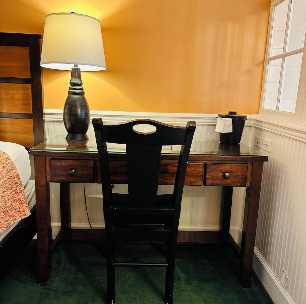 County Clare Irish Hotel & Pub photo 20