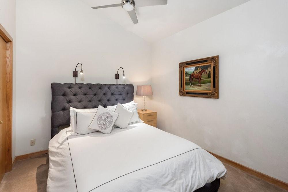 Christiania Condos - CoralTree Residence Collection photo 65