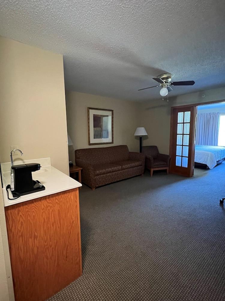 Country Inn Walker photo 17