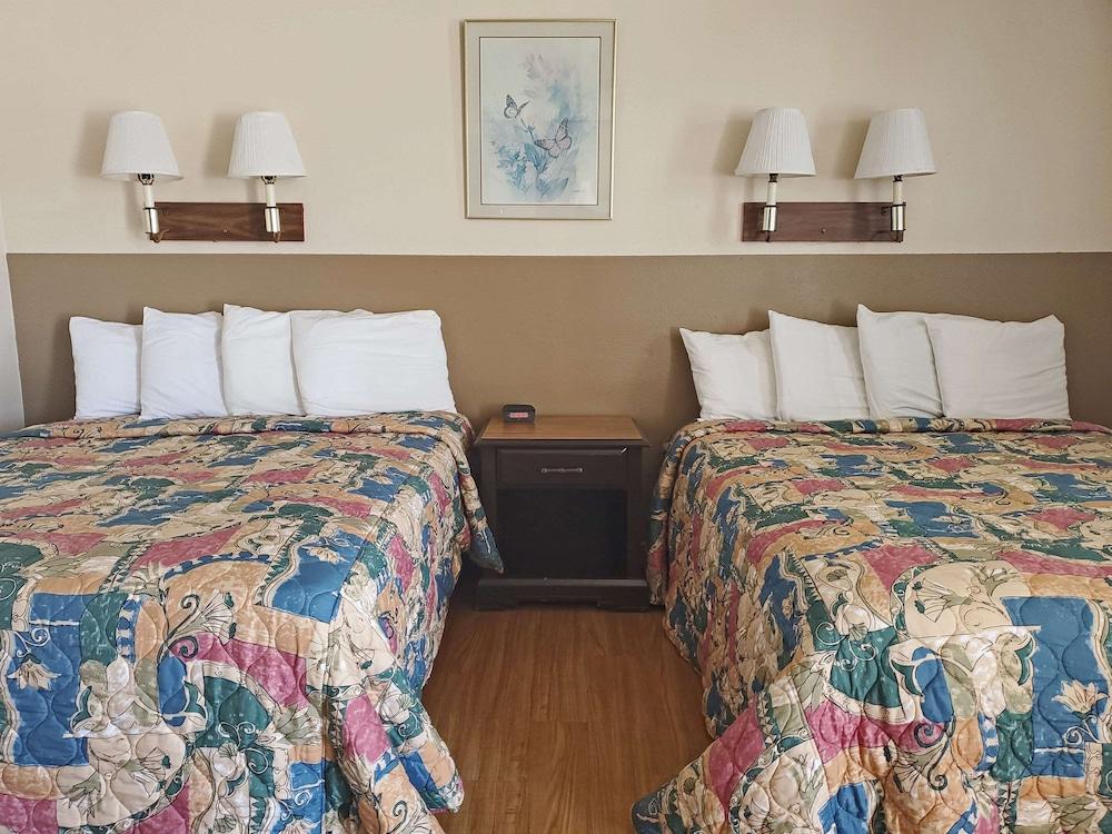 Rodeway Inn Buffalo photo 18