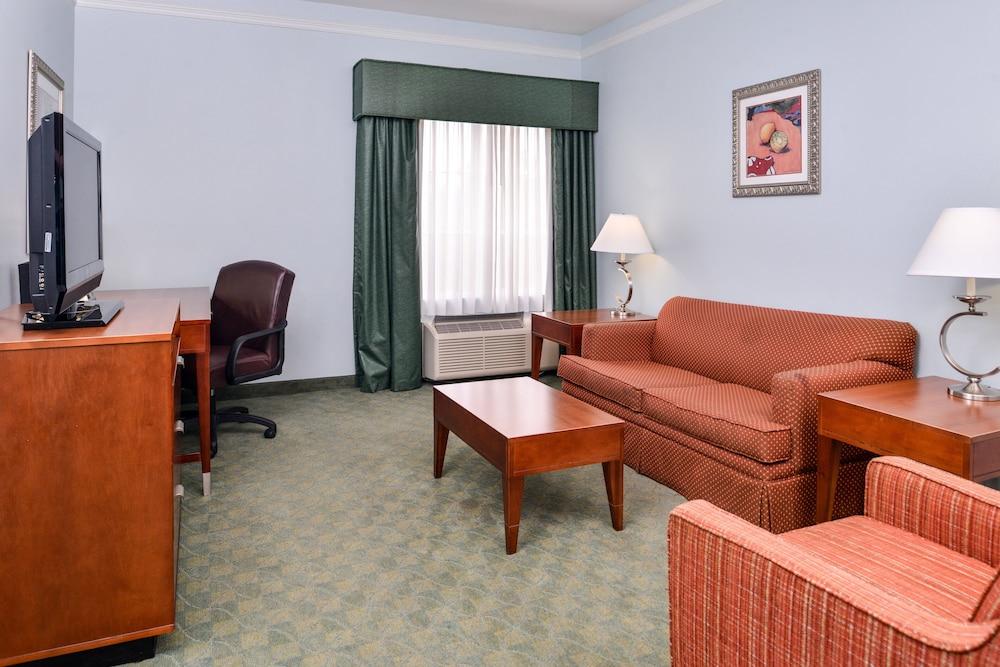 Holiday Inn Express Tampa N I-75 - University Area by IHG photo 24