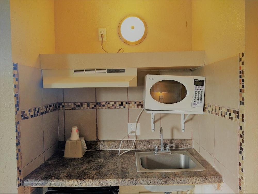 Grand View Plaza Inn & Suites photo 41