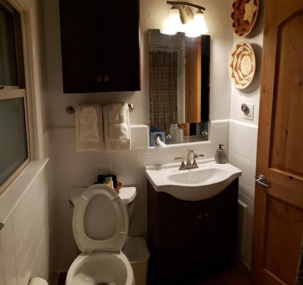 Stone Lizard Lodging photo 53