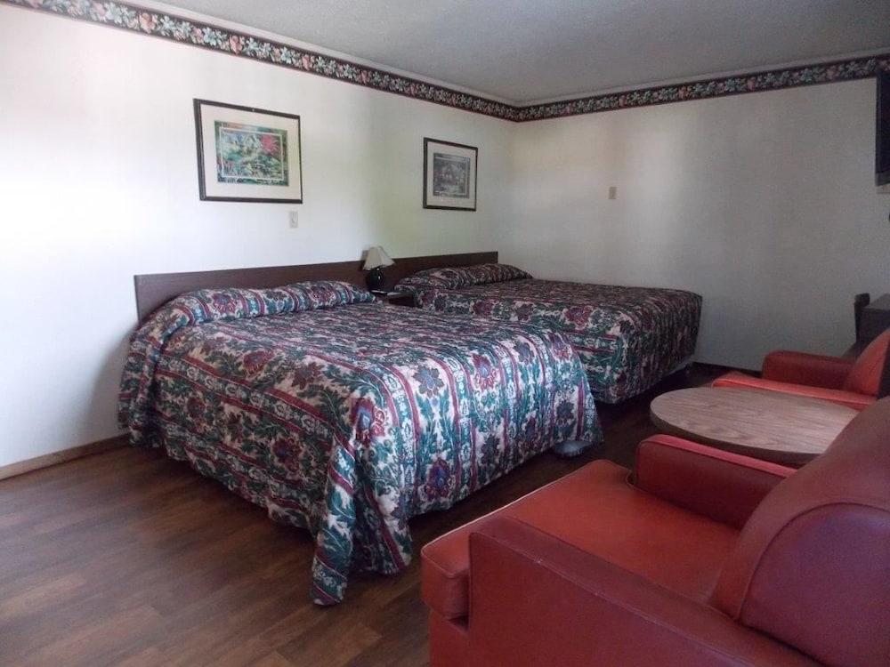 Clarketon Motel photo 22