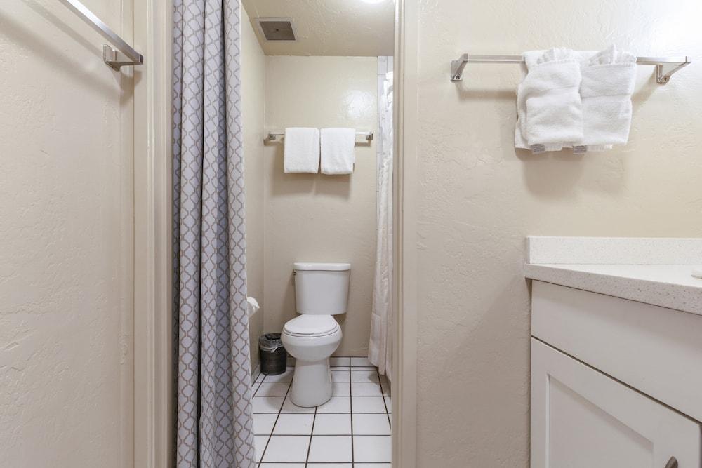 Plantation Hale Suites photo 20