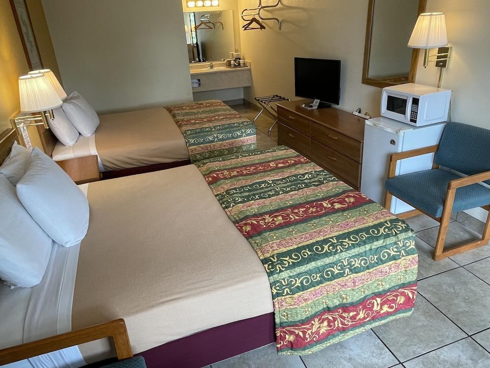 Ozark Valley Inn photo 8