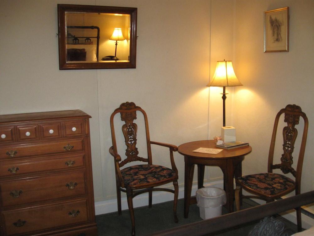 The Forest Queen Hotel photo 10