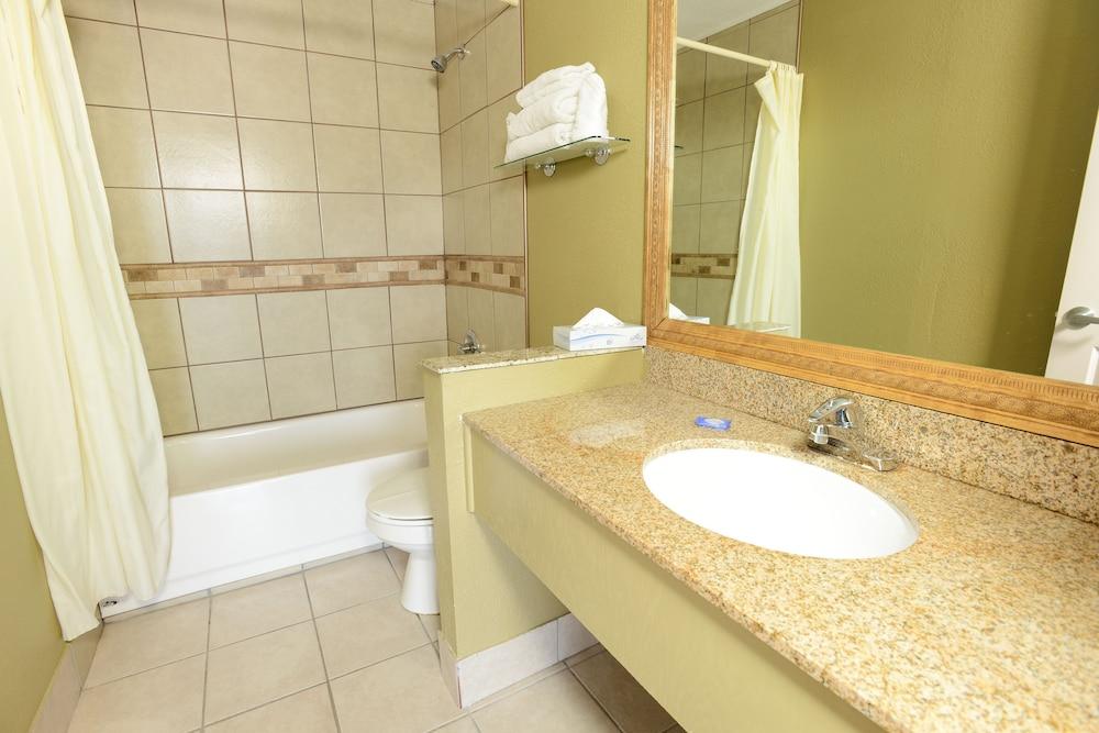 Burlington Inn photo 11