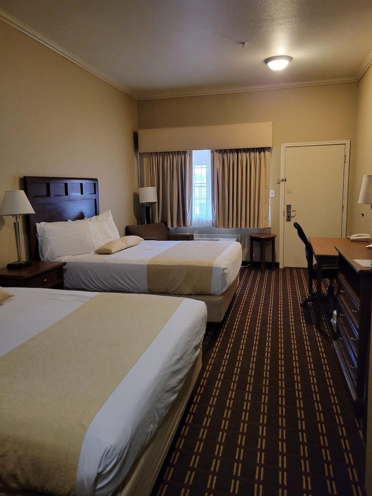 Cotulla Whitten Inn photo 20