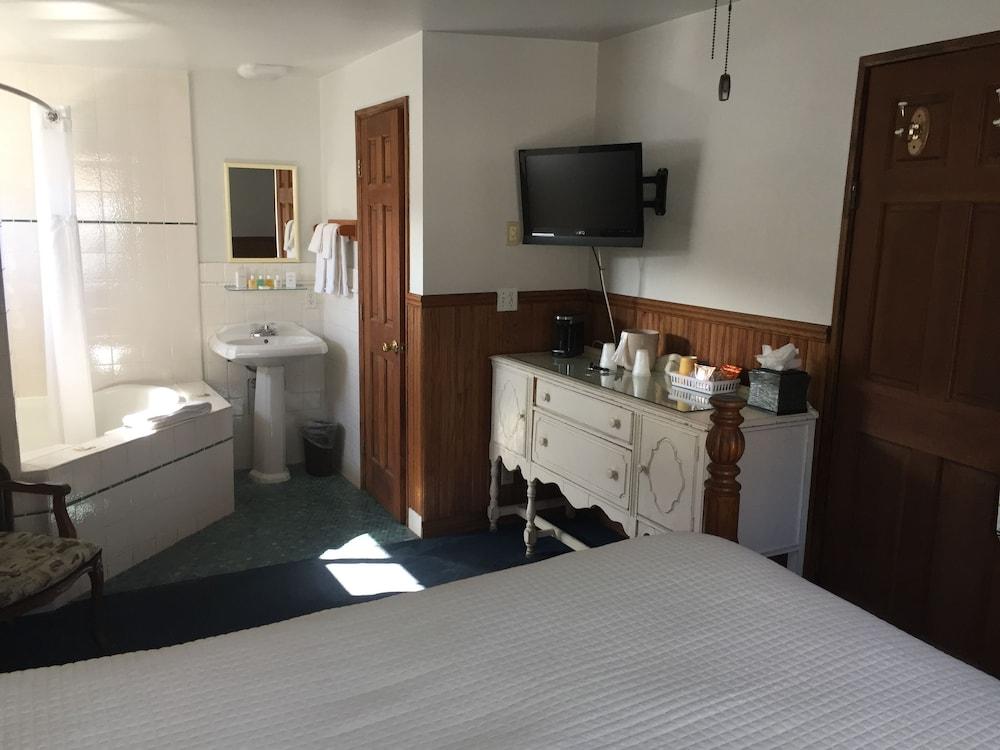 Seacrest Inn photo 28