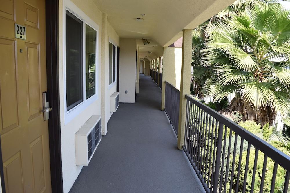 Budget Inn La Puente photo 15