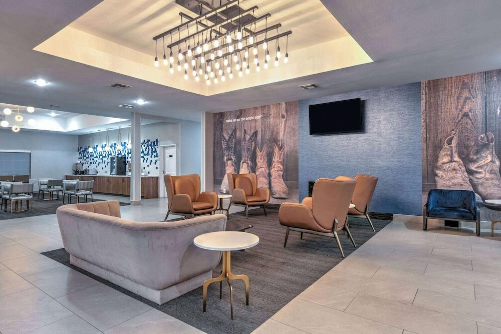 La Quinta Inn & Suites by Wyndham Decatur photo 29