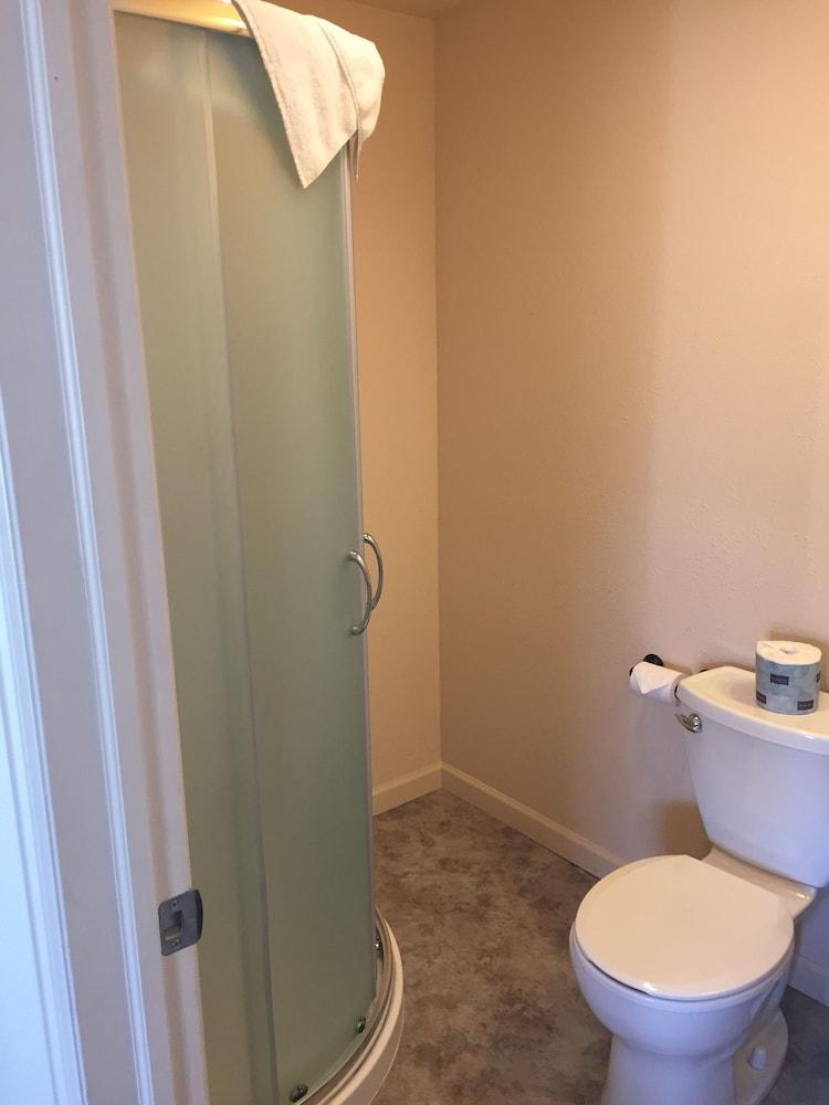 Mansion House Motel photo 24