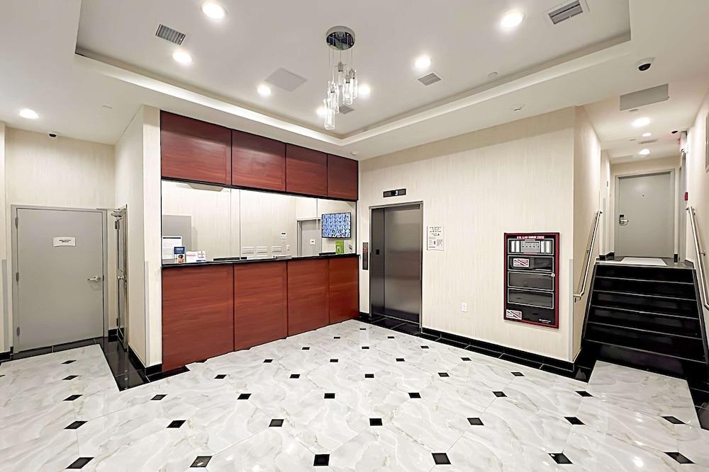 Rodeway Inn Brooklyn - Brownsville photo 1