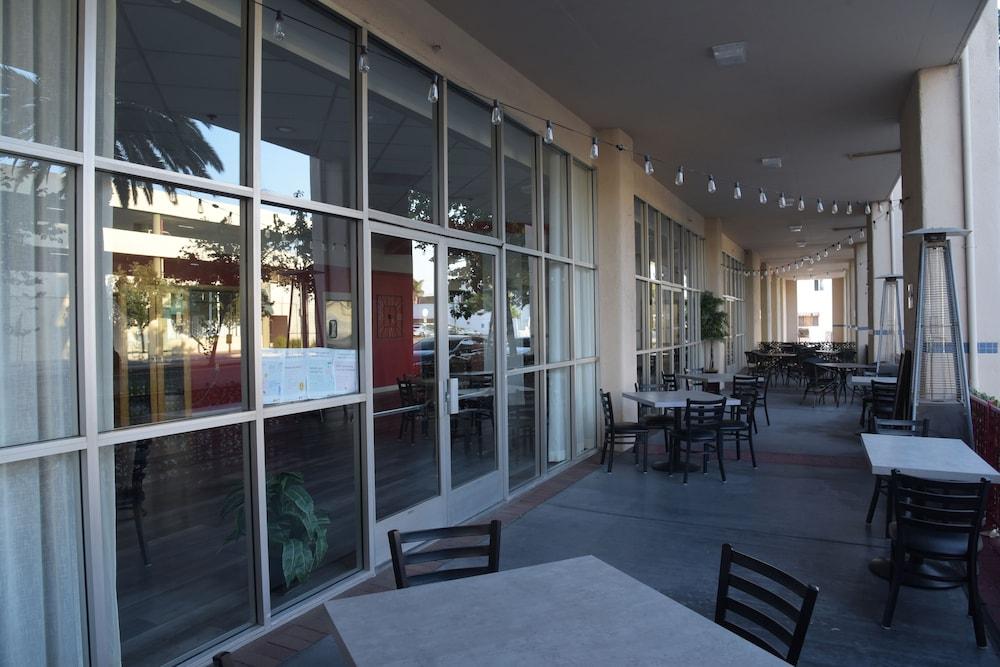 Ramada by Wyndham San Diego National City photo 71