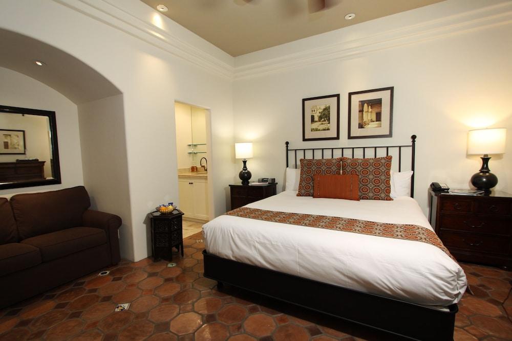 Cypress Inn photo 44
