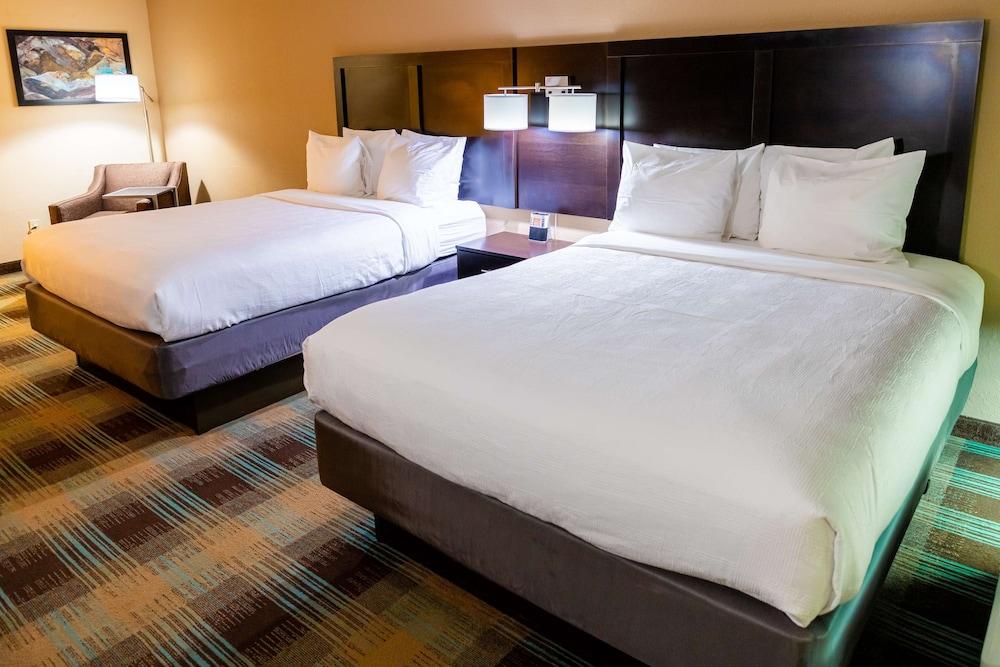 Spark by Hilton Port Wentworth Savannah photo 30