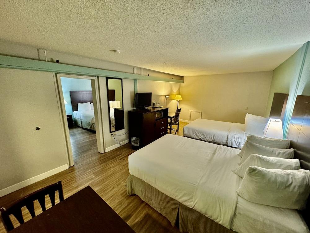 Wyndham Garden Ann Arbor photo 40