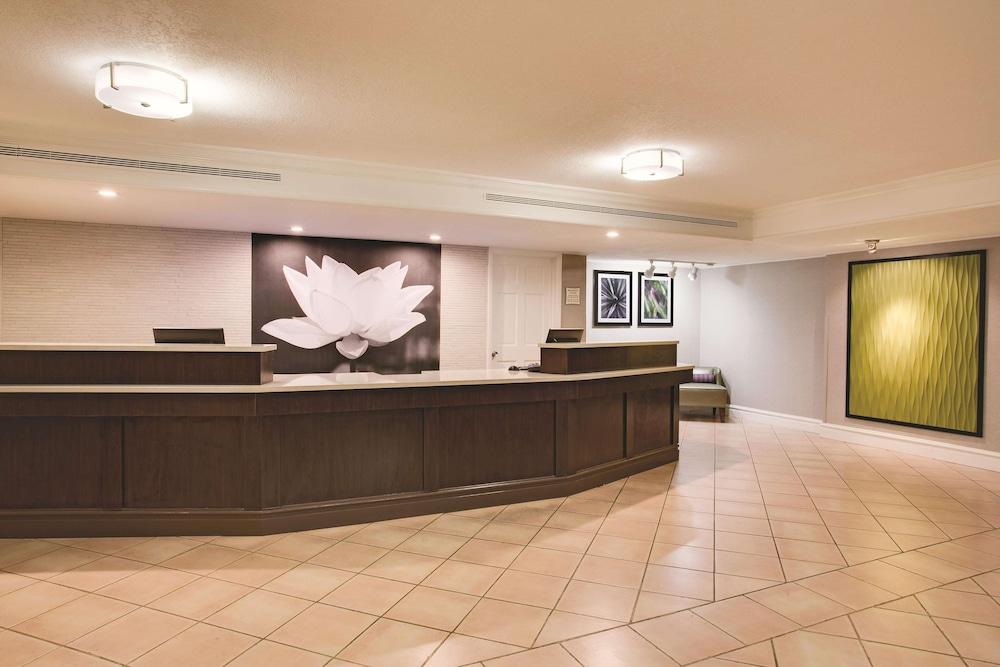 Days Inn by Wyndham Gainesville University I-75 photo 3
