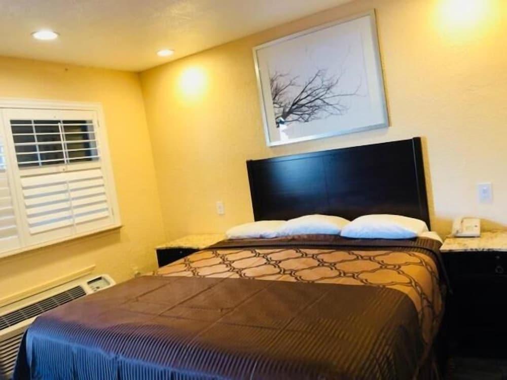 Bayshore Inn photo 15