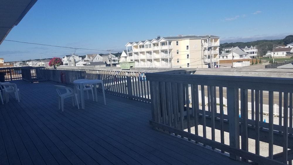 Sandcastle Beachfront Inn photo 35