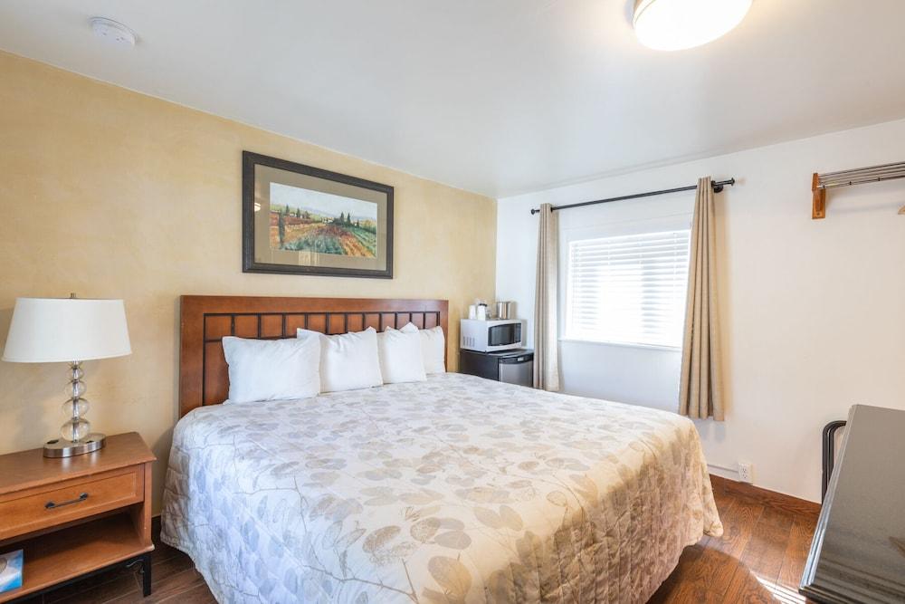 Vineyard Valley Inn photo 5