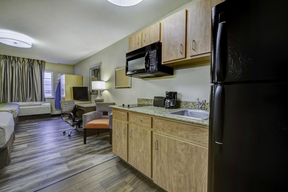 Studio 6 Lenexa, KS - Overland Park photo 14