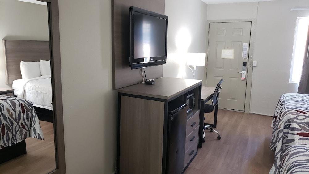 Red Roof Inn Cullman photo 13